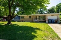 Building Photo - Move-in Ready!