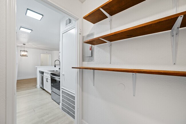 Building Photo - 10733 Braes Bend Dr