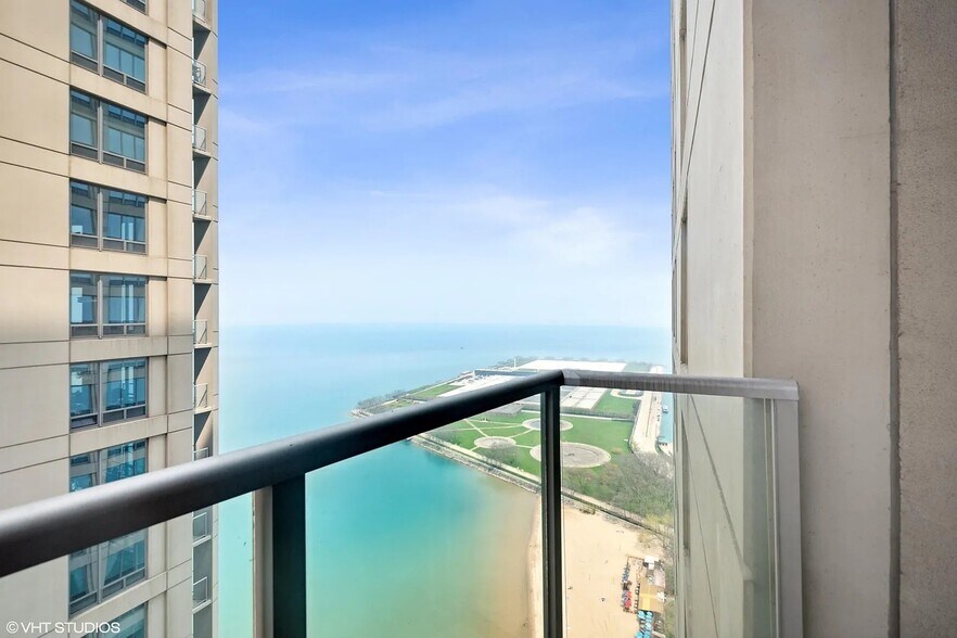 Building Photo - 600 N Lake Shore Dr