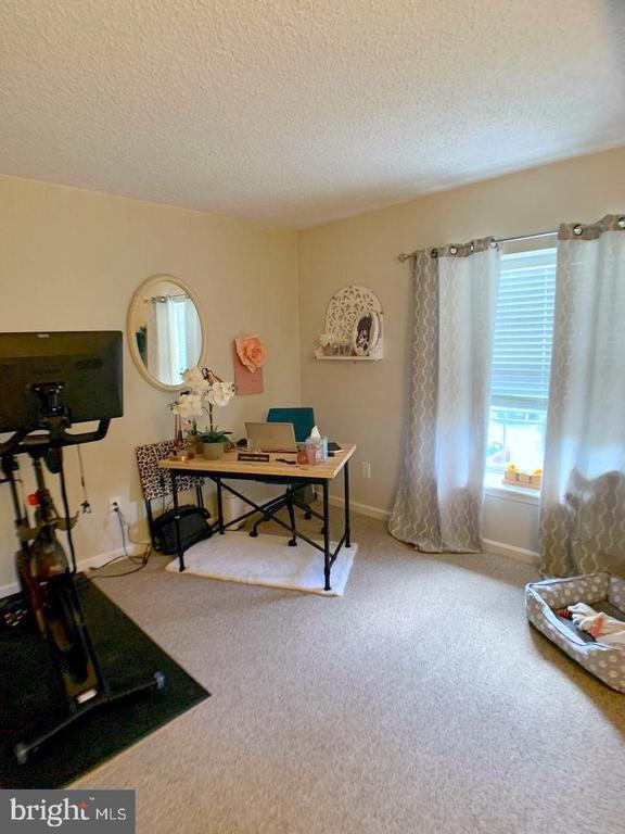 Building Photo - 209 Deer Run