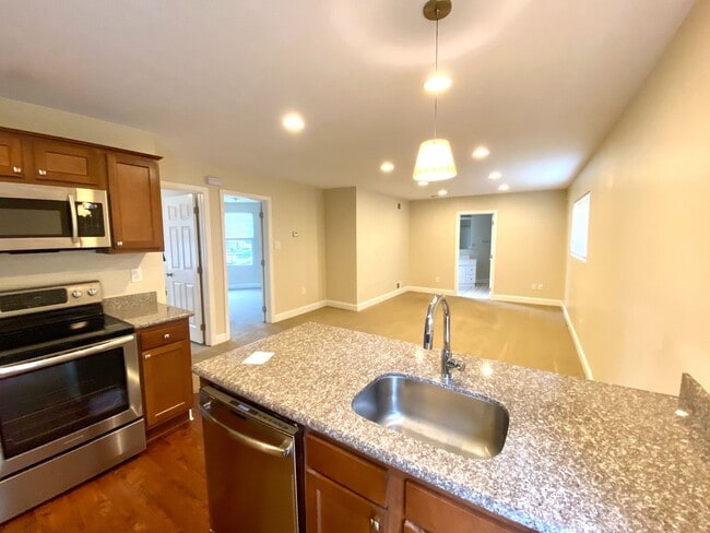 Building Photo - 32 Wyoming St