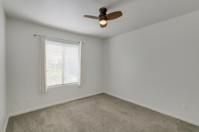 Building Photo - 5995 N 78th St