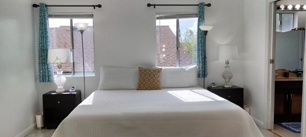 White Bedroom3 - 50 La Cruz Ave