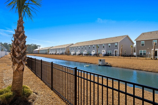 Building Photo - 332 Bayou Loop