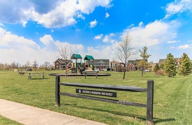 Building Photo - 10279 Benjamin Way