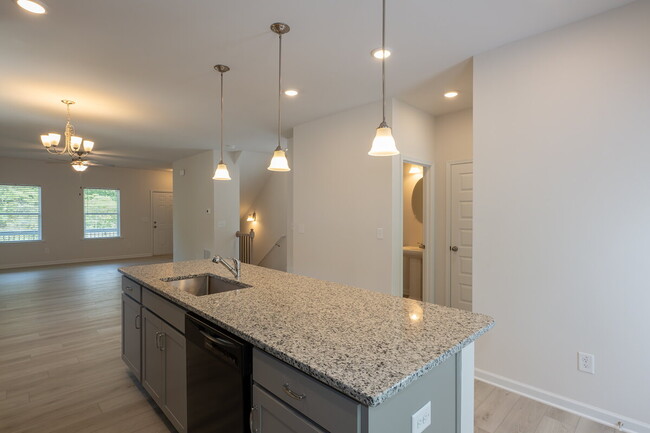 Building Photo - "Spacious 4-Bedroom Retreat with 3.5 Baths...