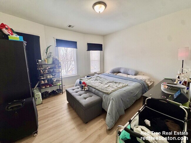 Building Photo - 127 Eliot St