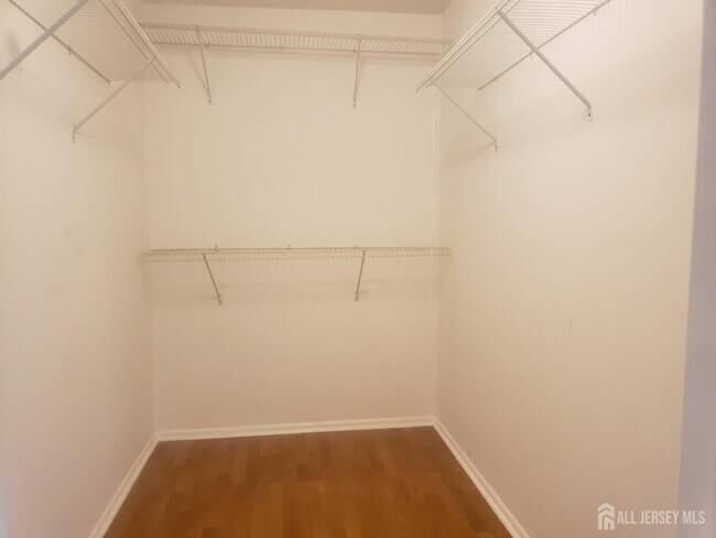 Building Photo - 5032 Beech Ct