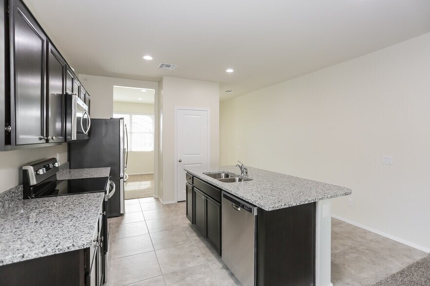 Building Photo - 7660 W Florence Ave