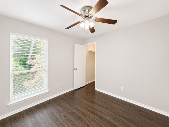 Building Photo - 7716-7718 Sable Lane