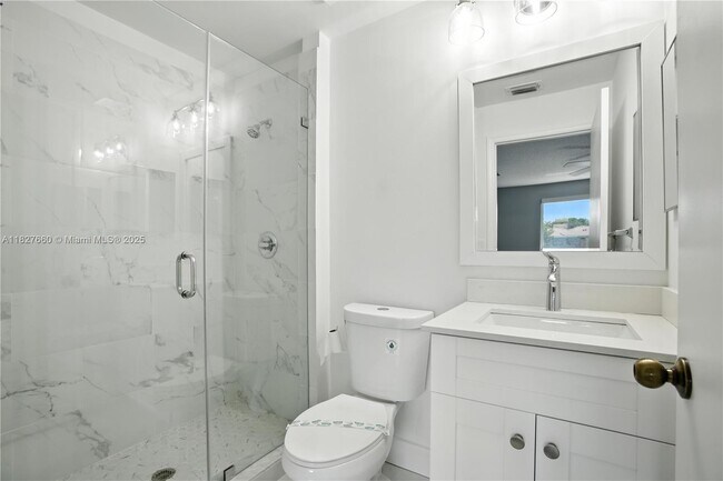 Building Photo - 1723 SW 109th Terrace