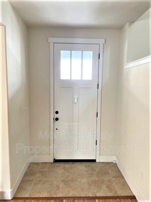 Building Photo - 16619 Early Ln