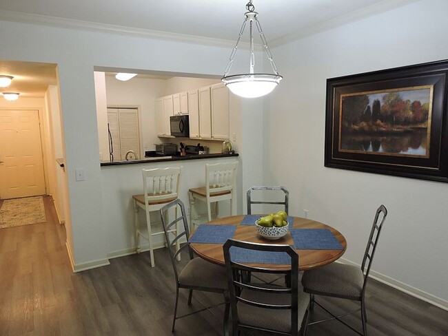 Building Photo - FURNISHED OR UNFURNISHED 3BR/2BA CONDO IN ...