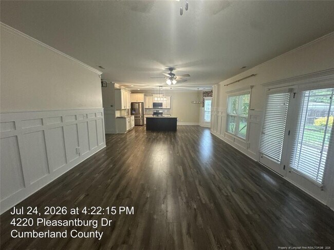 Building Photo - 4220 Pleasantburg Dr