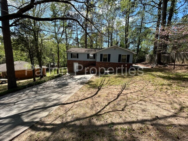 Building Photo - Barony Home