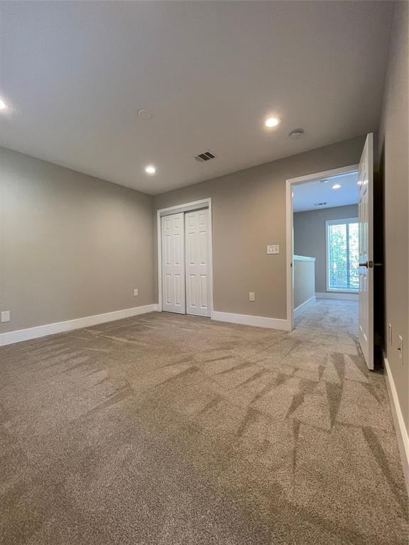 Building Photo - 935 La Posada Dr