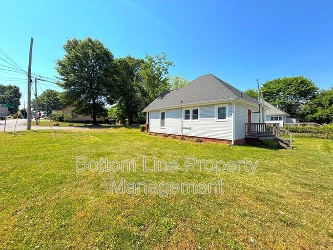 Building Photo - 1912 Gum St