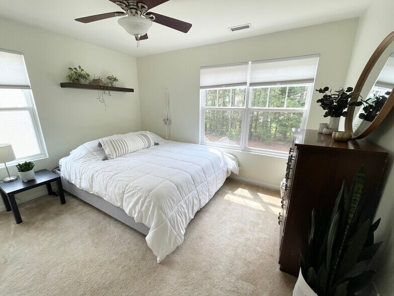 Master Bedroom_ angle1 - 224 Hampshire Downs Dr
