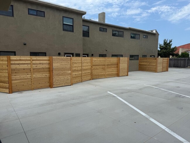 Building Photo - 6051 La Jolla Hermosa Ave