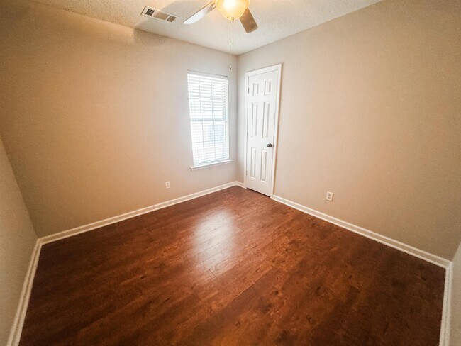Building Photo - 6840 Mikayla Ln