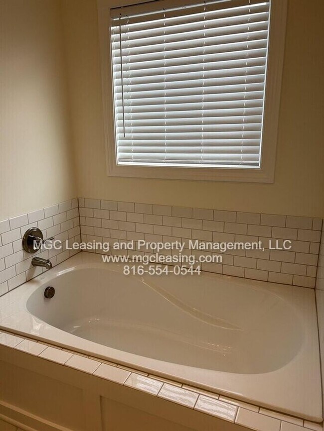 Building Photo - Charming 3-Bedroom Home in the NEW Meadows...