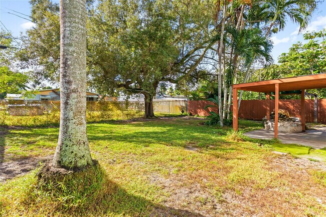 Building Photo - 4184 SW 49th Ct