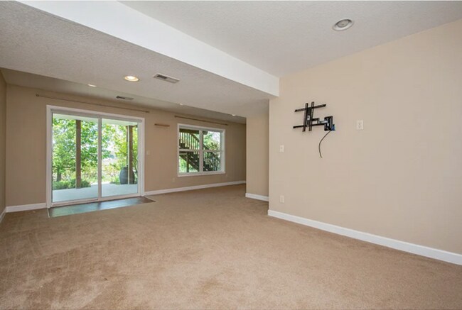 Building Photo - Welcome to your next home!