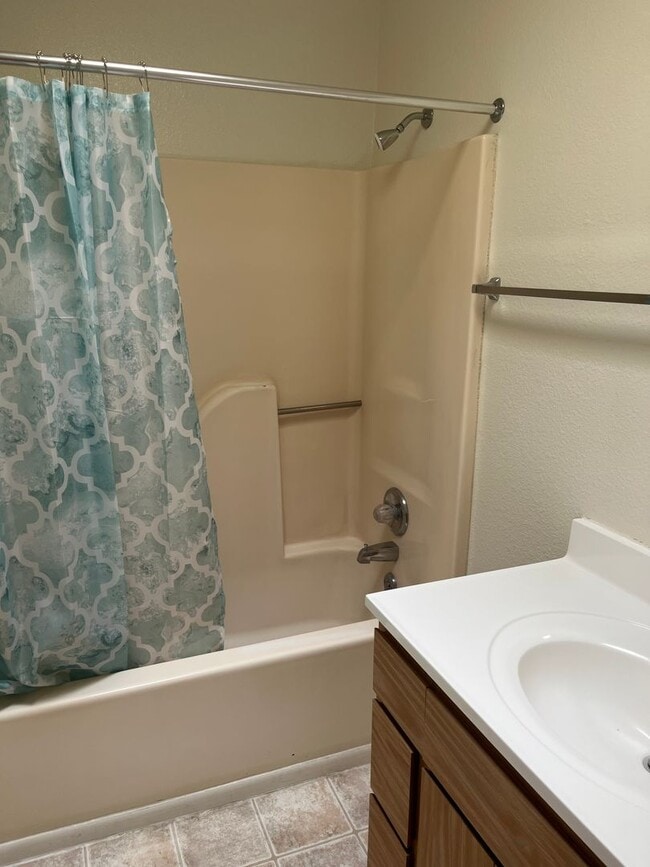 Building Photo - 7665 Spouse Dr