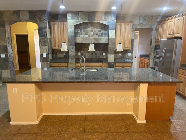 Building Photo - 11824 N 144th Dr