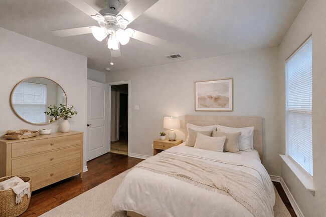 Building Photo - Spacious 4BR Home in Denton | Fireplace, Fenced Yard, Covered Patio + Near UNT