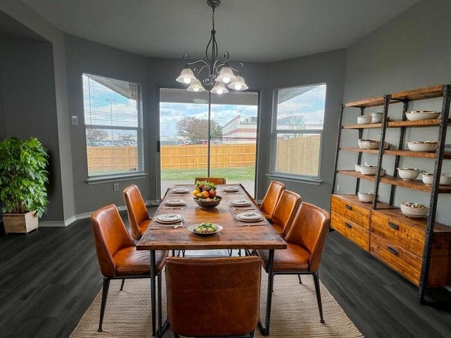 Building Photo - 13120 Dearbonne Dr