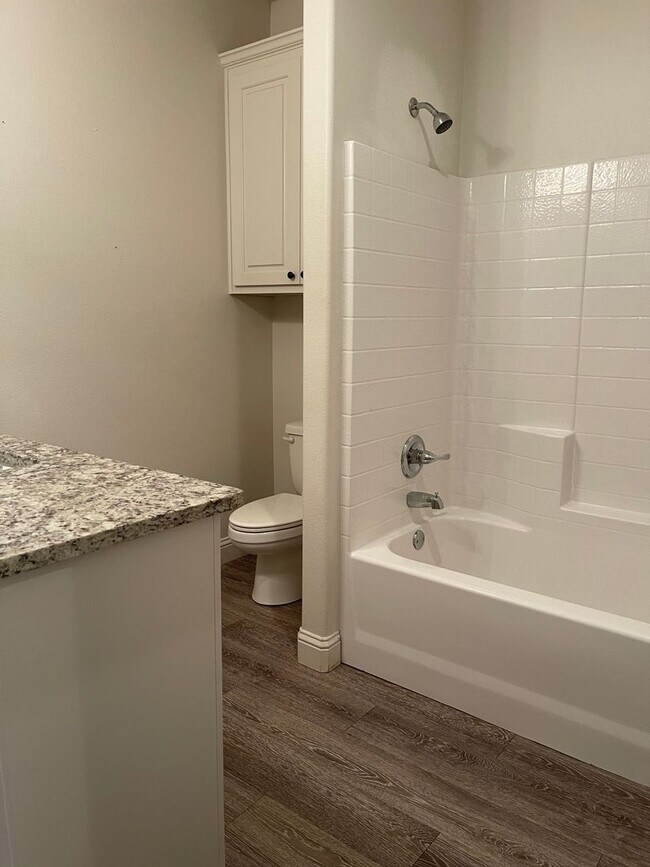 Building Photo - 2007 102nd St