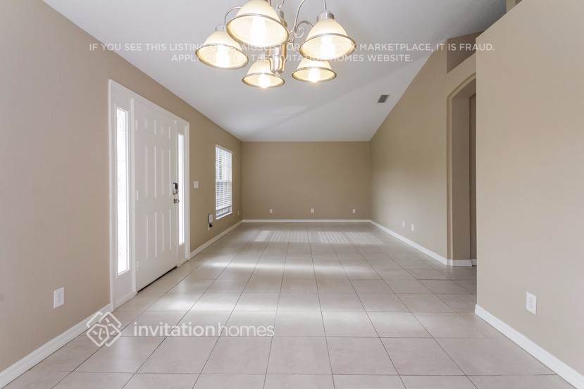 Building Photo - 3228 N Biscayne Dr