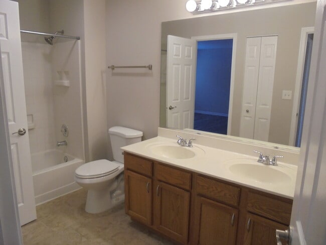 Building Photo - 3110 Ronan Dr