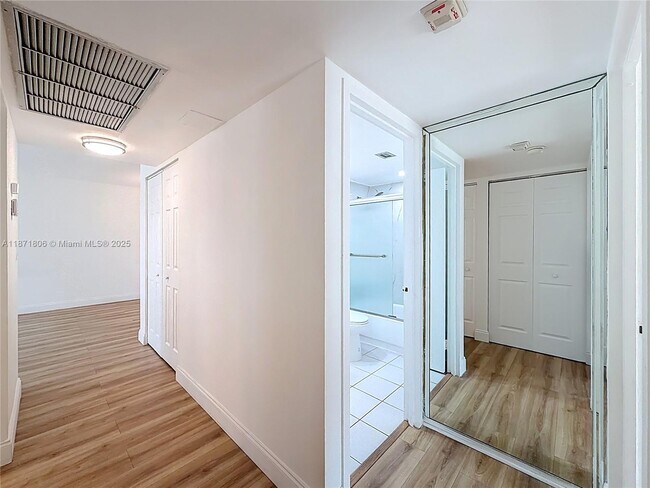 Building Photo - 17560 Atlantic Blvd