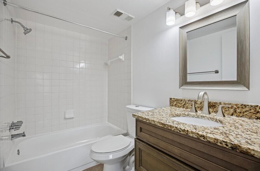 Building Photo - 11423 Commonwealth Dr