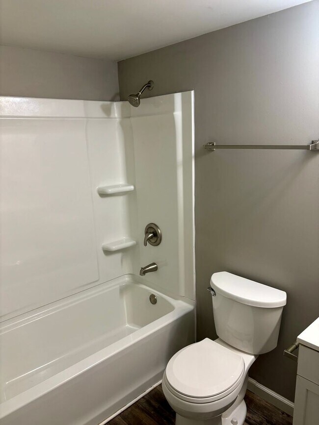 Building Photo - 100 Arlington Way