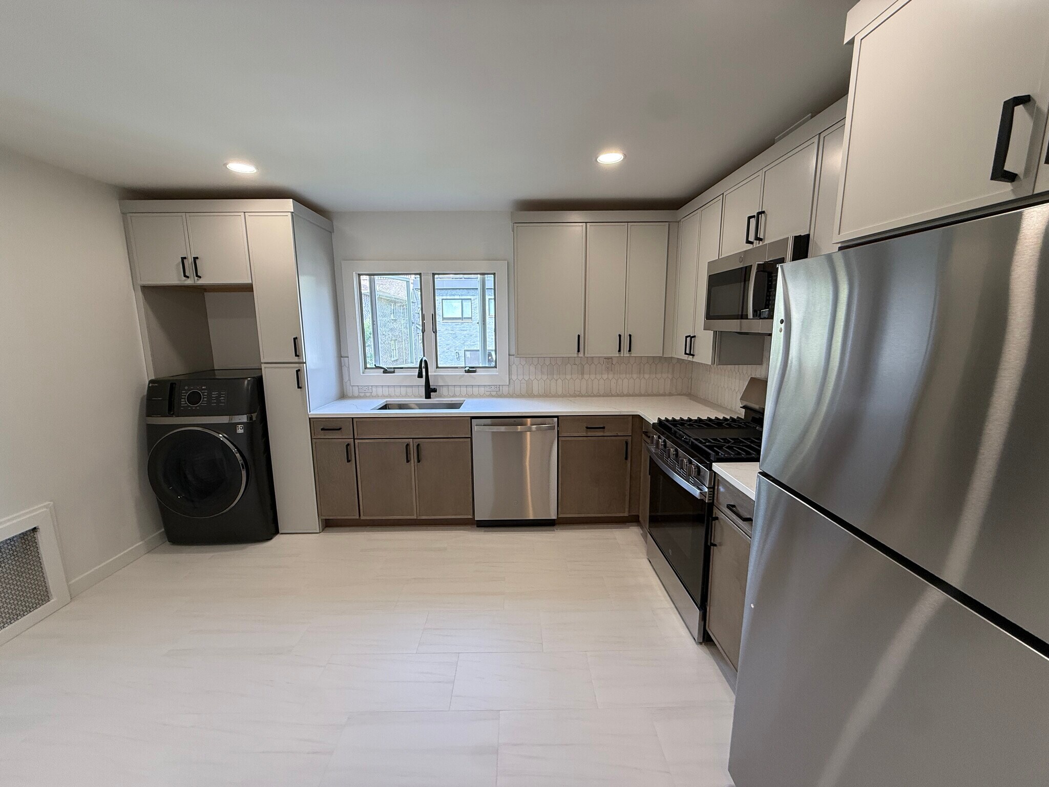 Building Photo - 49 Grant Ave