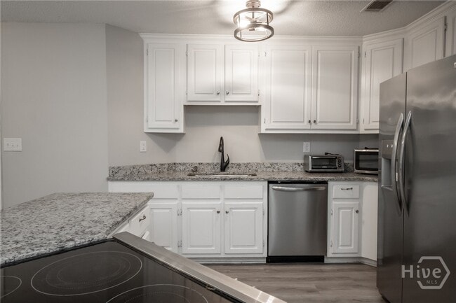 Building Photo - 2400 Rays Church Rd