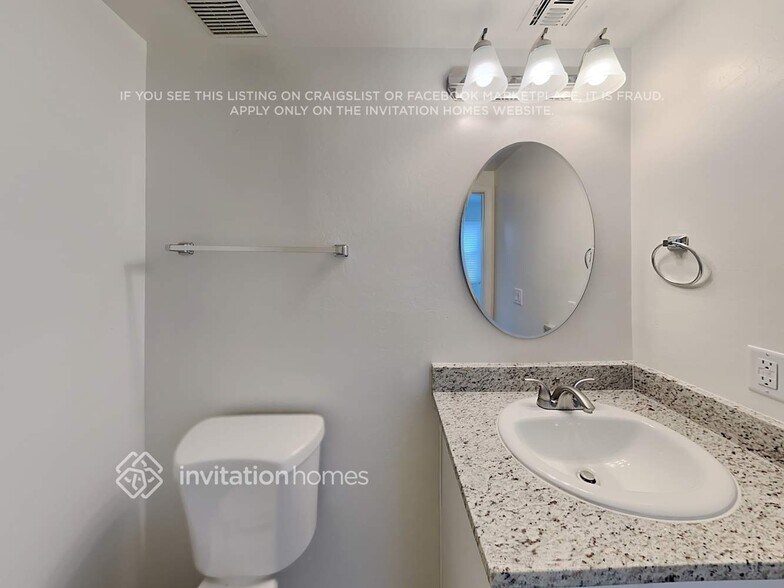 Building Photo - 3933 W Irwin Ave