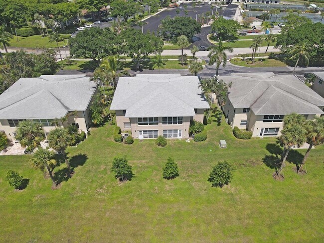 Building Photo - 5910 Via Delray Blvd