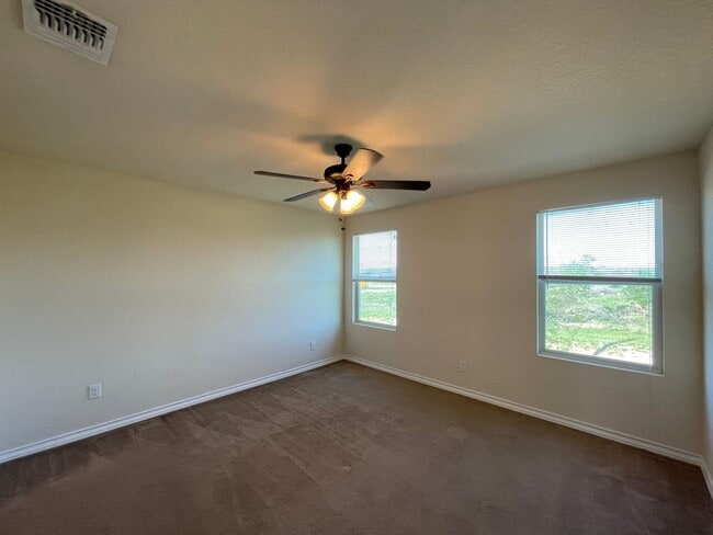 Building Photo - Townhome for rent