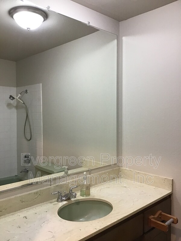 Building Photo - 24380 SE Bohna Park Rd