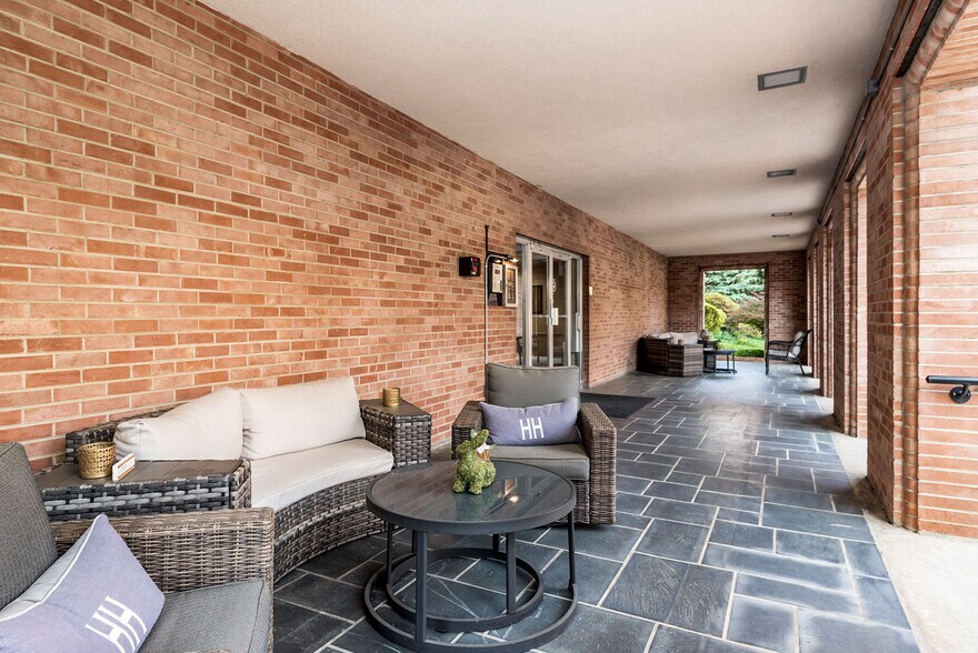 Building Photo - 1400 Kenesaw Ave