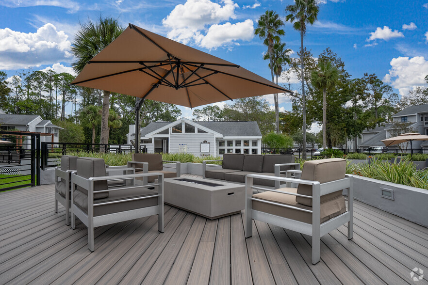 Pool Area - Oasis of Mandarin