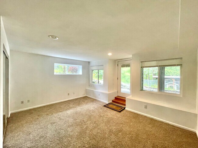 Building Photo - 14033 SE 185th Pl