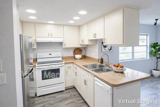 Building Photo - 3041 Hoban Ave