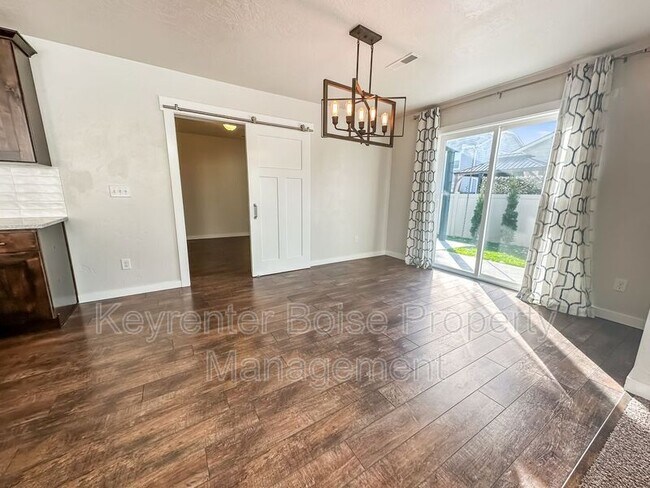 Building Photo - 4661 N Alester Ave