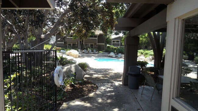 Building Photo - 172 Streamwood