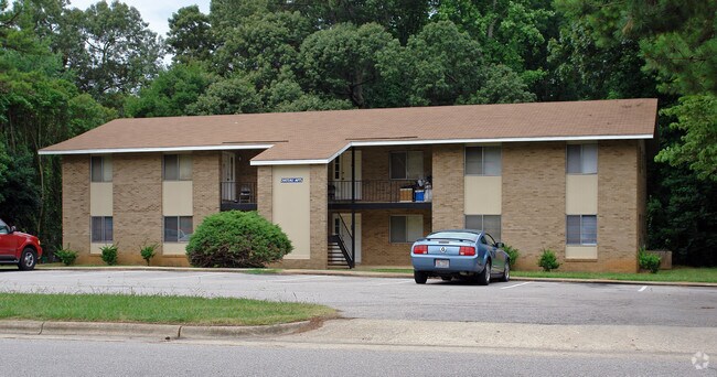 Primary Photo - Chateua Apartments